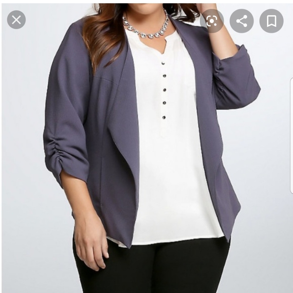 Beautiful 3/4 sleeve blazer